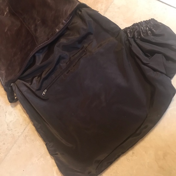 Tano New York Leather Bucket Tote Bag - Picture 8 of 10